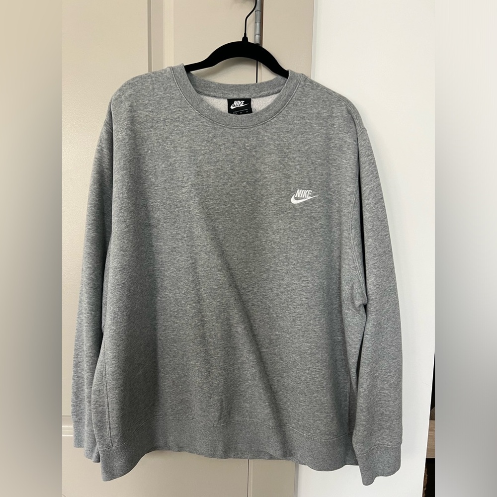 Gray Nike pullover hoodie